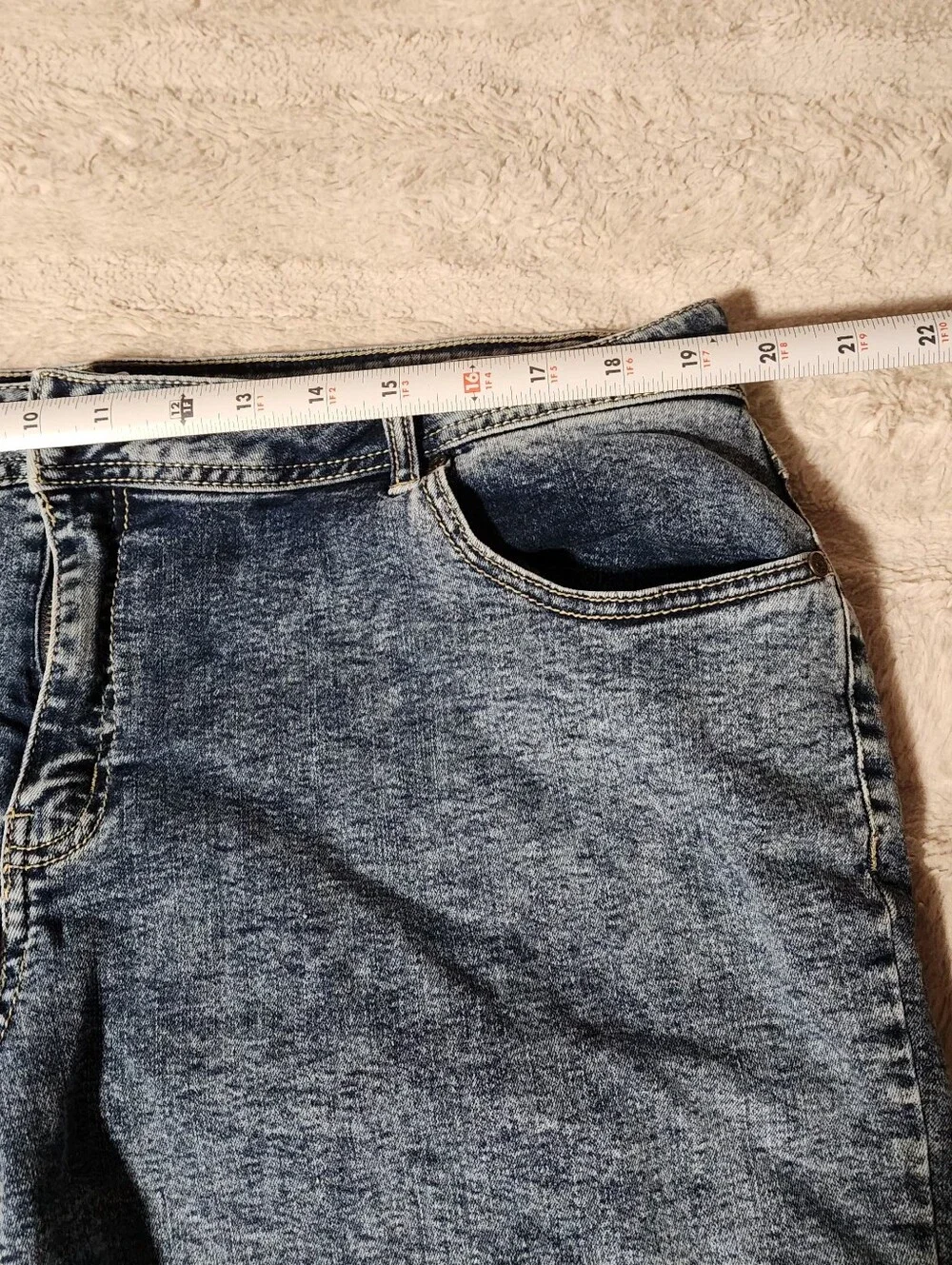 Cato Womens Sz 18W Curvy Denim Jean Shorts Raw Hem  Acid Wash Long Jorts Bermuda